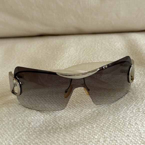 DIOR - Picture 2 of 5